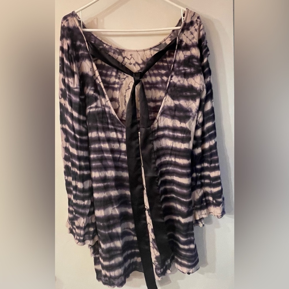 Raga tunic/ mini dress bell sleeves black ribbon close in back - Picture 2 of 5